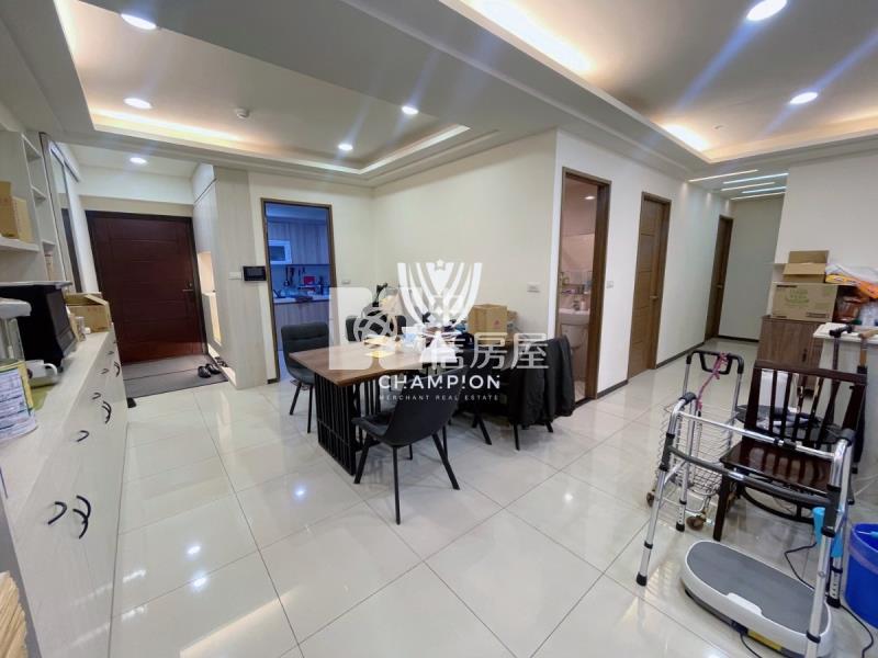 【冠軍】微笑最靓美價四房+車位房屋室內格局與周邊環境