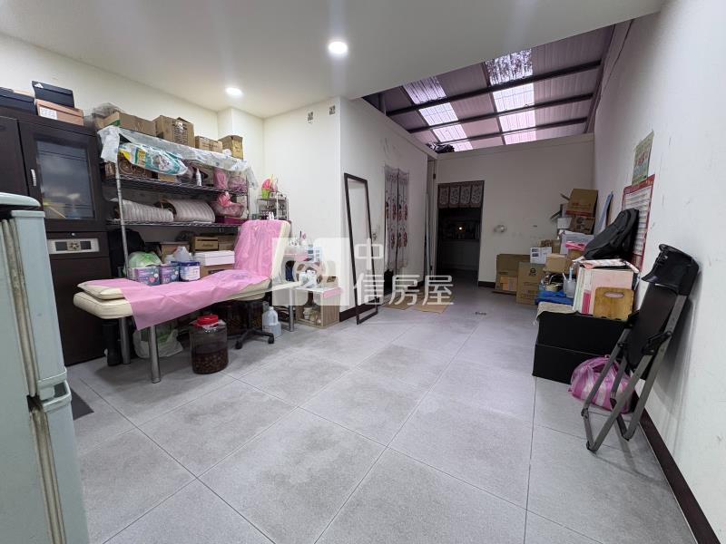 近未來體育園區大地坪透店房屋室內格局與周邊環境