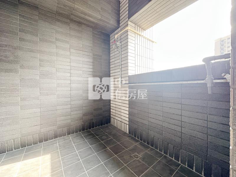 八德重劃區全新城中大璽二房車房屋室內格局與周邊環境