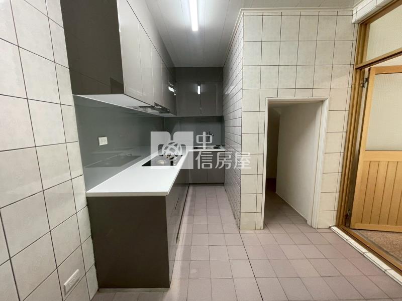 近草漯低總價邊間大透天房屋室內格局與周邊環境