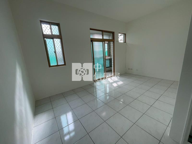 近草漯低總價邊間大透天房屋室內格局與周邊環境