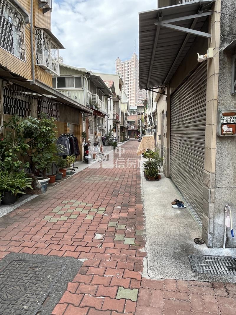 近南紡夢時代商圈建地房屋室內格局與周邊環境