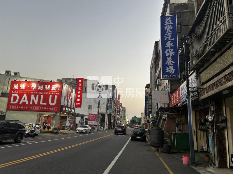 新營近火車站之亮店地房屋室內格局與周邊環境