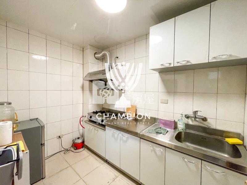 【冠軍】近車站優質首購四房美寓房屋室內格局與周邊環境