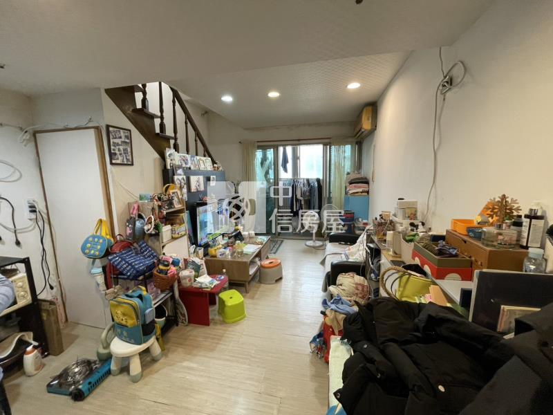 近藝文特區1+1房2衛標準樓中樓房屋室內格局與周邊環境