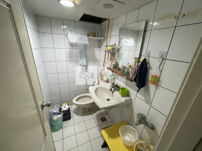 近藝文特區1+1房2衛標準樓中樓房屋室內格局與周邊環境