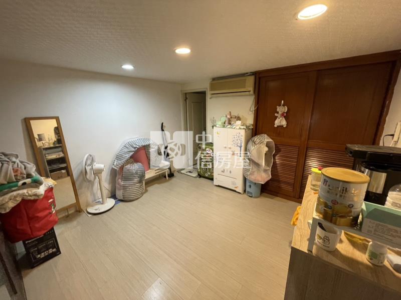 近藝文特區1+1房2衛標準樓中樓房屋室內格局與周邊環境