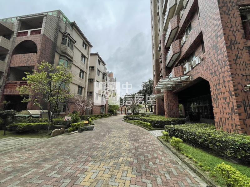 近藝文特區1+1房2衛標準樓中樓房屋室內格局與周邊環境