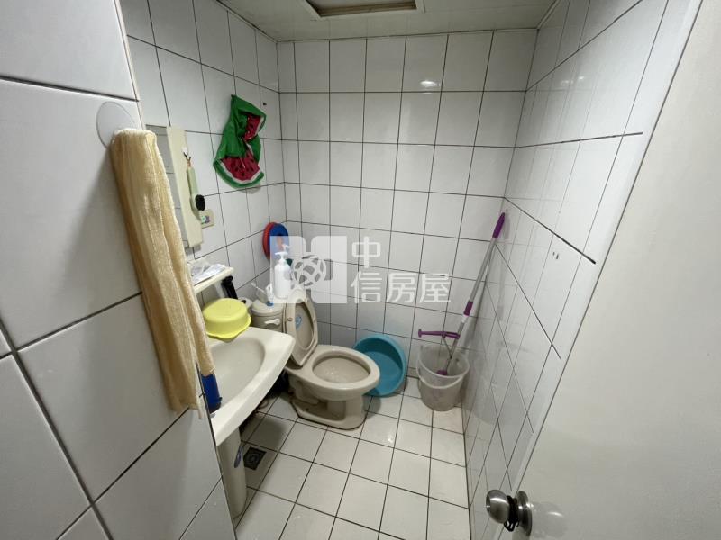 近藝文特區1+1房2衛標準樓中樓房屋室內格局與周邊環境