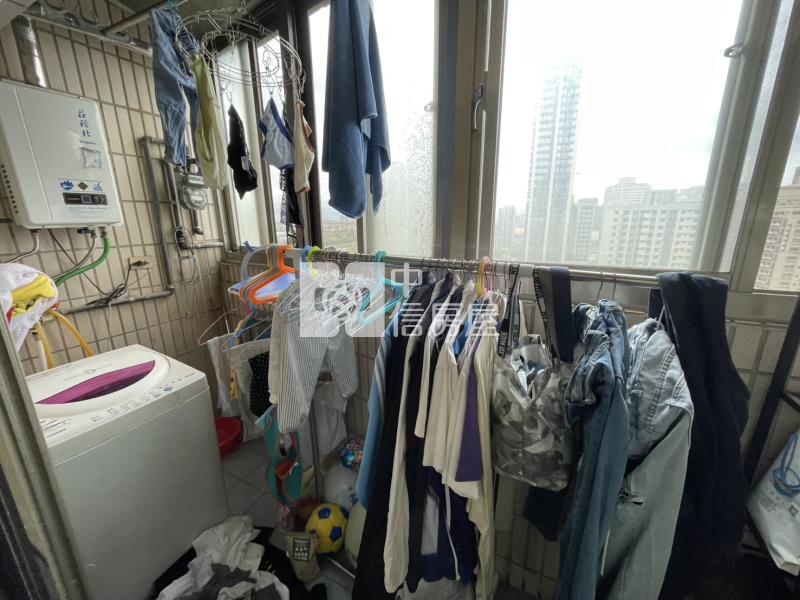 近藝文特區1+1房2衛標準樓中樓房屋室內格局與周邊環境