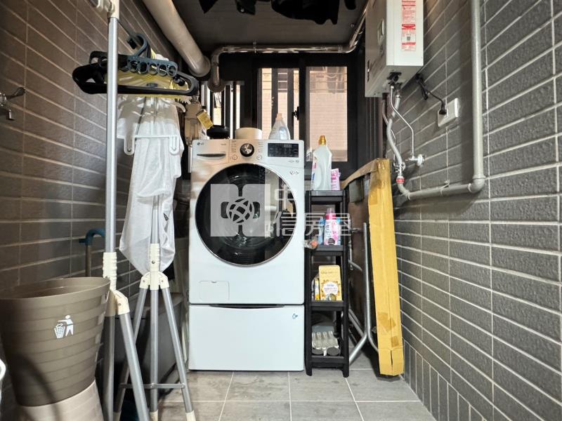 【佳泰大方】2+1房平車｜設計師精品宅｜走路搭捷運房屋室內格局與周邊環境