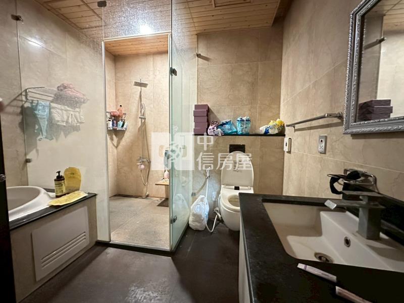 彰基臨路大面寬大地坪豪華電梯店墅房屋室內格局與周邊環境