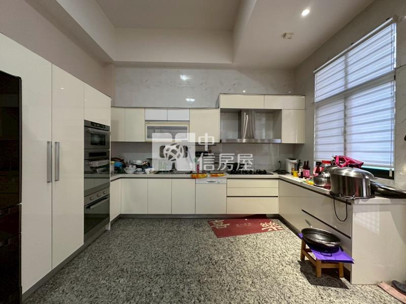 彰基臨路大面寬大地坪豪華電梯店墅房屋室內格局與周邊環境