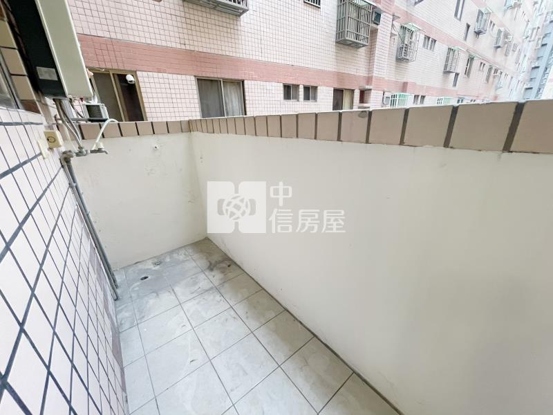 大里軟體園區臨路1+2樓店住合一樓店房屋室內格局與周邊環境