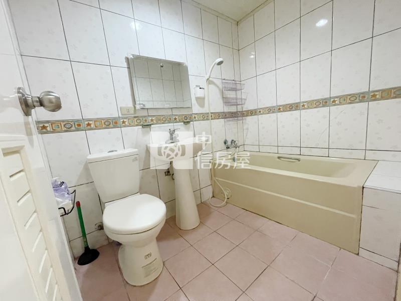 大里軟體園區臨路1+2樓店住合一樓店房屋室內格局與周邊環境