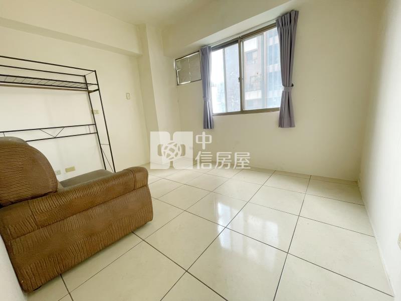 大里軟體園區臨路1+2樓店住合一樓店房屋室內格局與周邊環境