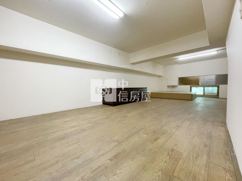 大里軟體園區臨路1+2樓店住合一樓店房屋室內格局與周邊環境