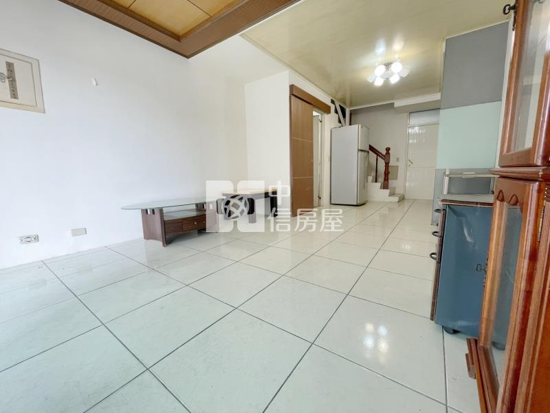 大里軟體園區臨路1+2樓店住合一樓店房屋室內格局與周邊環境