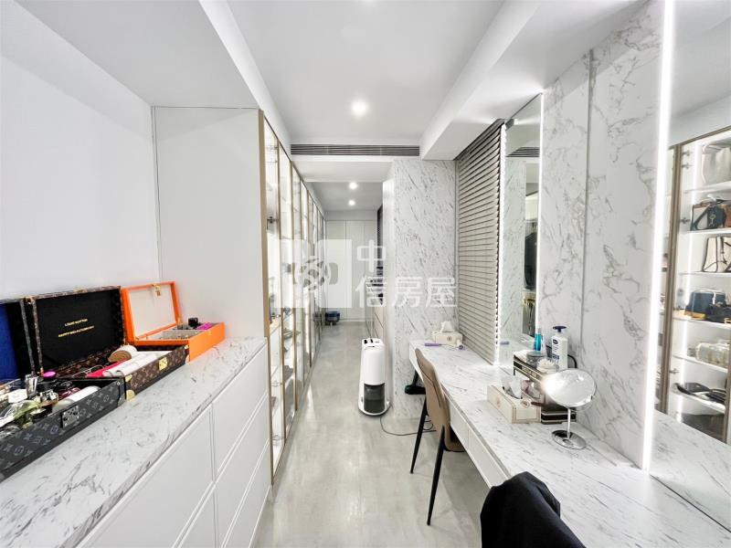 日出印象千萬裝潢邊間豪墅(專任)房屋室內格局與周邊環境