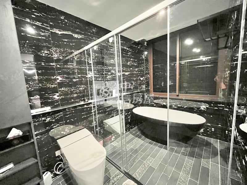 日出印象千萬裝潢邊間豪墅(專任)房屋室內格局與周邊環境