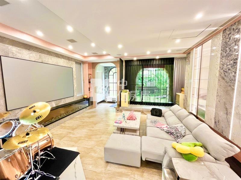 日出印象千萬裝潢邊間豪墅(專任)房屋室內格局與周邊環境