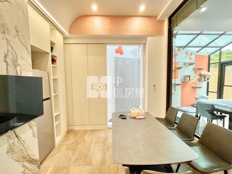 日出印象千萬裝潢邊間豪墅(專任)房屋室內格局與周邊環境