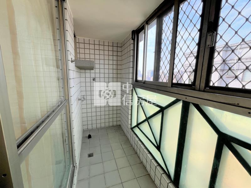 愛的世界高樓三房車位房屋室內格局與周邊環境