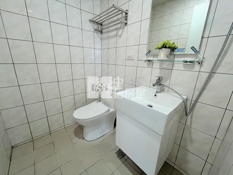 愛的世界高樓三房車位房屋室內格局與周邊環境