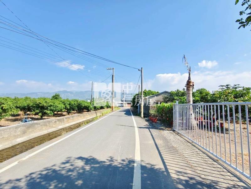 屏東枋寮陸橋旁有水電4.2分休閒果園房屋室內格局與周邊環境