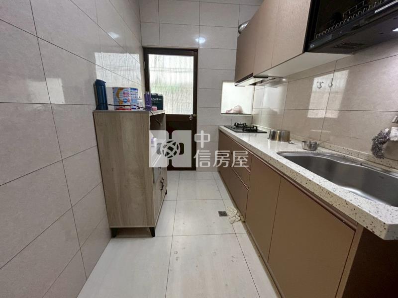 近央大超大3+4+5樓+B1車庫房屋室內格局與周邊環境