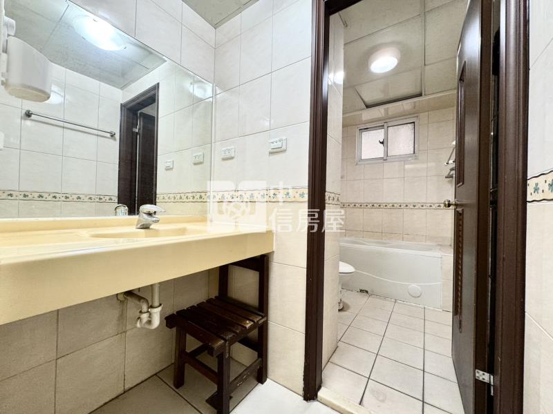 永豐高中超值二房車位房屋室內格局與周邊環境