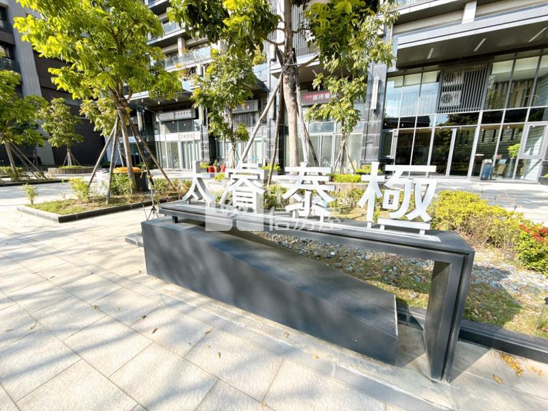 青埔A19大面寬金店面1+2樓平面雙車位房屋室內格局與周邊環境