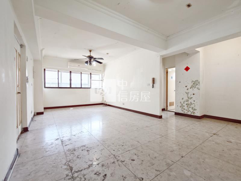 溫莎堡三房平車房屋室內格局與周邊環境