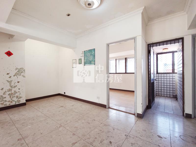 溫莎堡三房平車房屋室內格局與周邊環境