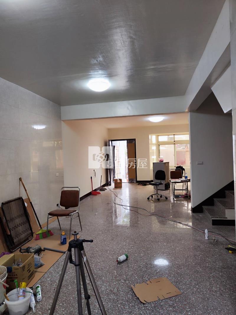 楊梅秀才路超大地坪別墅房屋室內格局與周邊環境