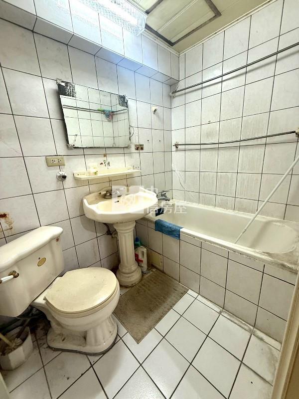 五權車站低總價樓店房屋室內格局與周邊環境