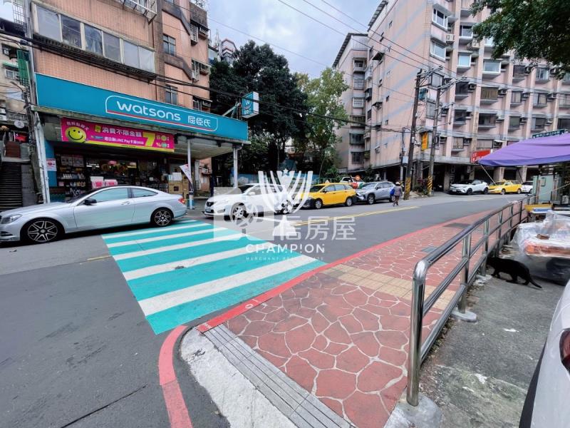 【冠軍】國城最前區五樓三房房屋室內格局與周邊環境