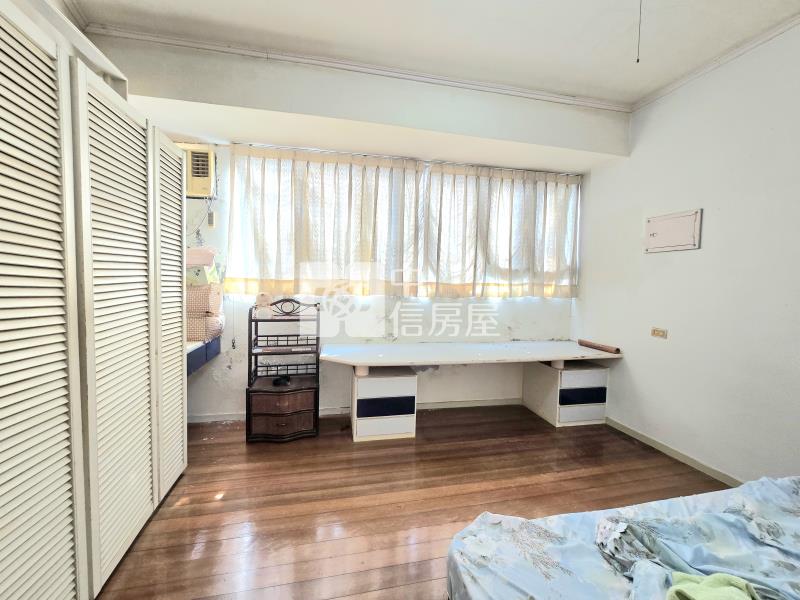 沙鹿大地坪角間透店房屋室內格局與周邊環境