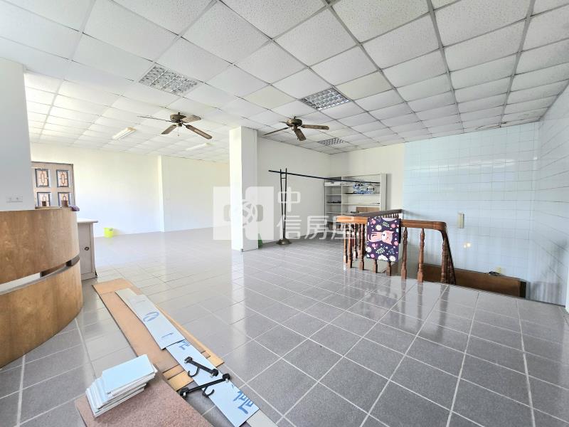 沙鹿大地坪角間透店房屋室內格局與周邊環境