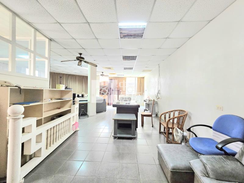 沙鹿大地坪角間透店房屋室內格局與周邊環境