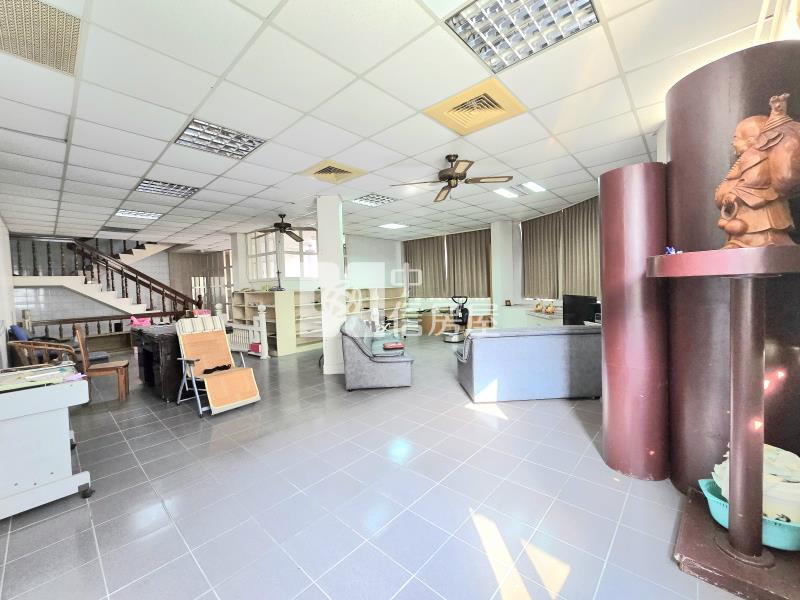 沙鹿大地坪角間透店房屋室內格局與周邊環境