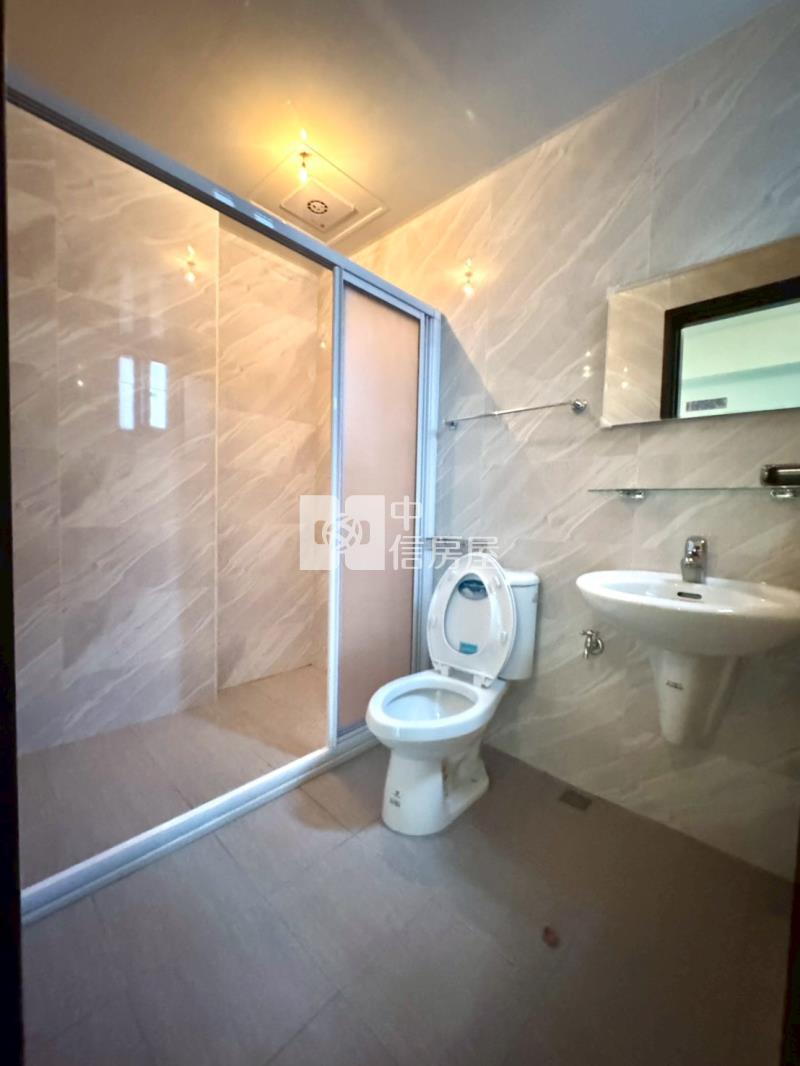 草屯南開大學臨路全新電梯別墅A房屋室內格局與周邊環境