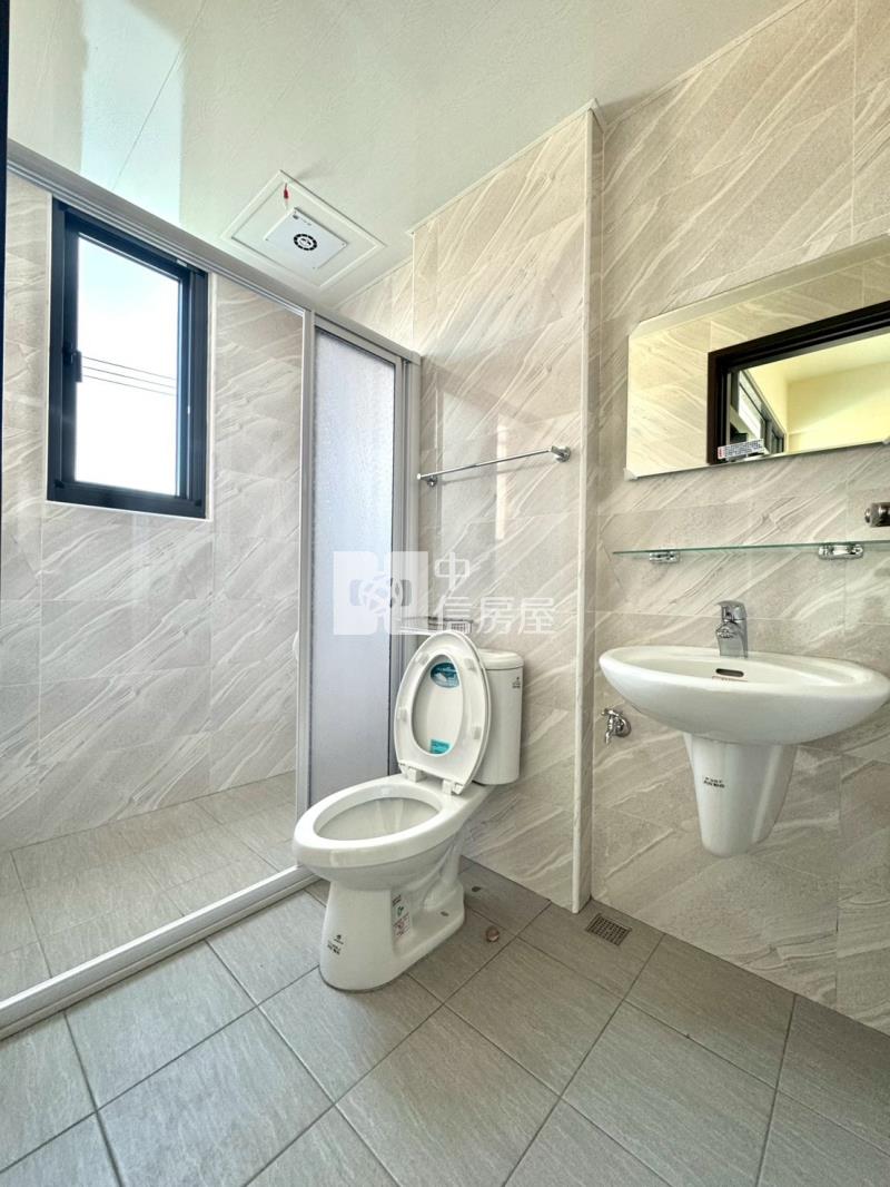 草屯南開大學臨路全新電梯別墅A房屋室內格局與周邊環境