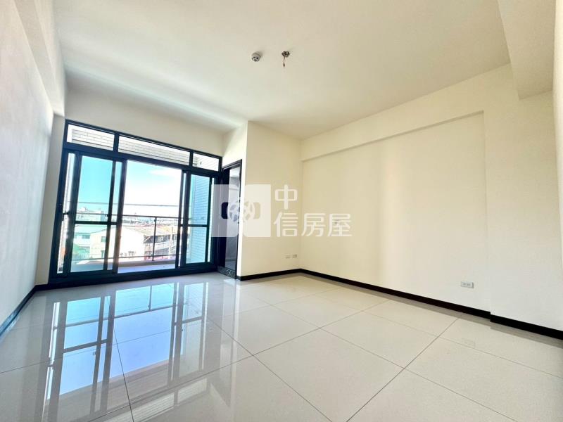 草屯南開大學臨路全新電梯別墅B房屋室內格局與周邊環境