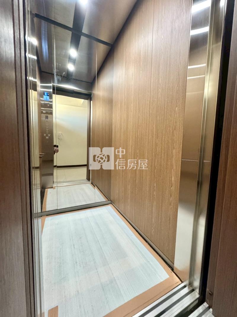 草屯南開大學臨路全新電梯別墅B房屋室內格局與周邊環境