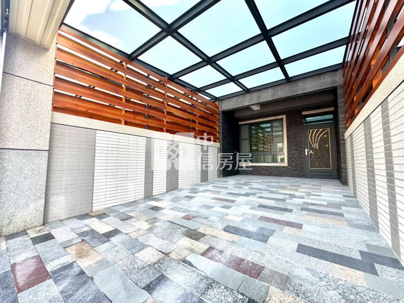 草屯南開大學臨路全新電梯別墅C房屋室內格局與周邊環境