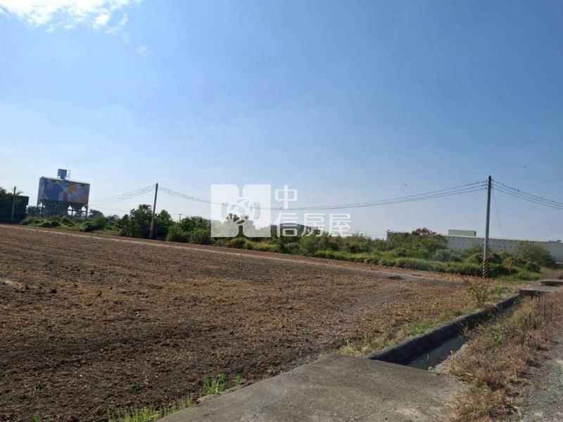 近柳營交流道便宜休閒農地房屋室內格局與周邊環境