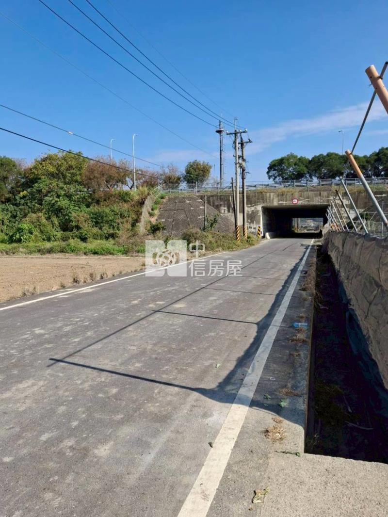 近柳營交流道便宜休閒農地房屋室內格局與周邊環境