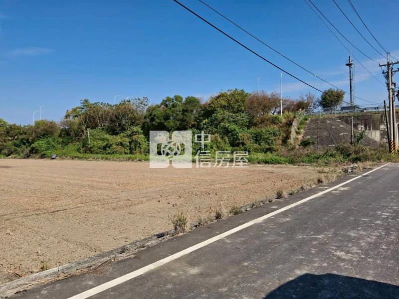 近柳營交流道便宜休閒農地房屋室內格局與周邊環境