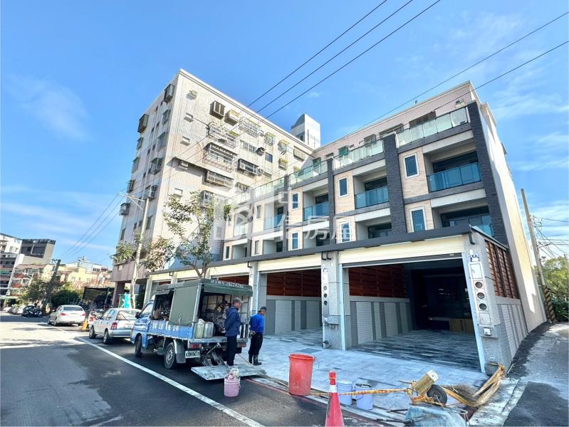 草屯南開大學臨路全新電梯別墅D房屋室內格局與周邊環境